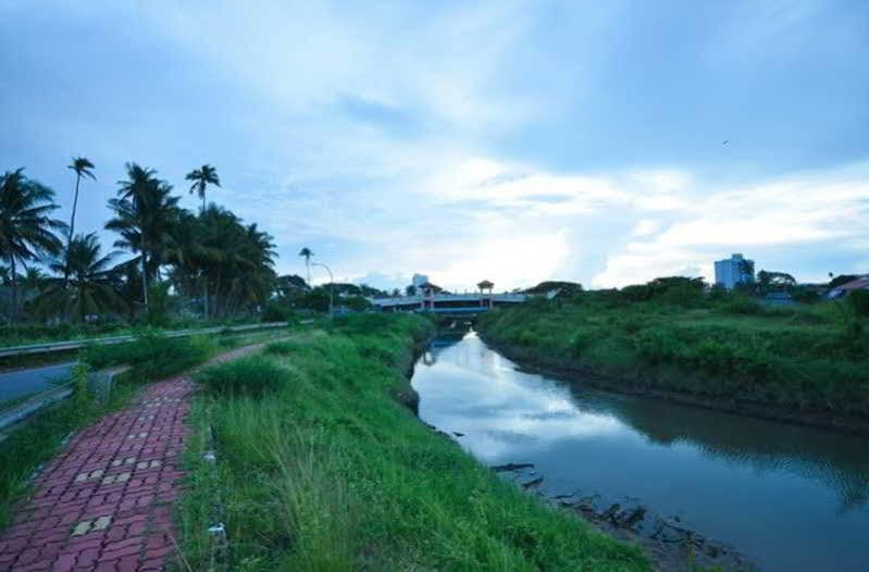 Riverra Inn Langkawi Kuah Exterior photo